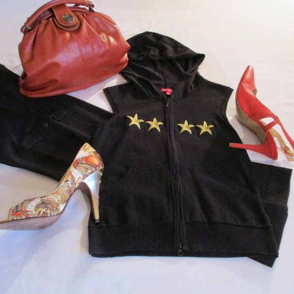 JJ BASICS 2PC KNIT SET ¾” PANTS AND HOODIE W/STARS - Picture 11 of 16